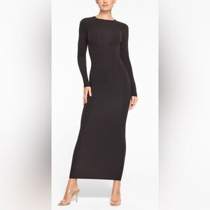SKIMS FITS EVERYBODY CREW NECK LONG SLEEVE DRESS | ONYX